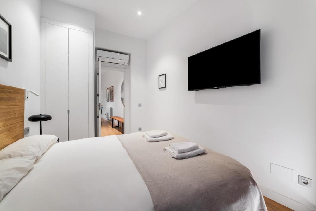 2 Bedrooms 1 Bathroom Furnished - Centro - Equipped & Stylish - Minty Stay Madrid Exteriör bild