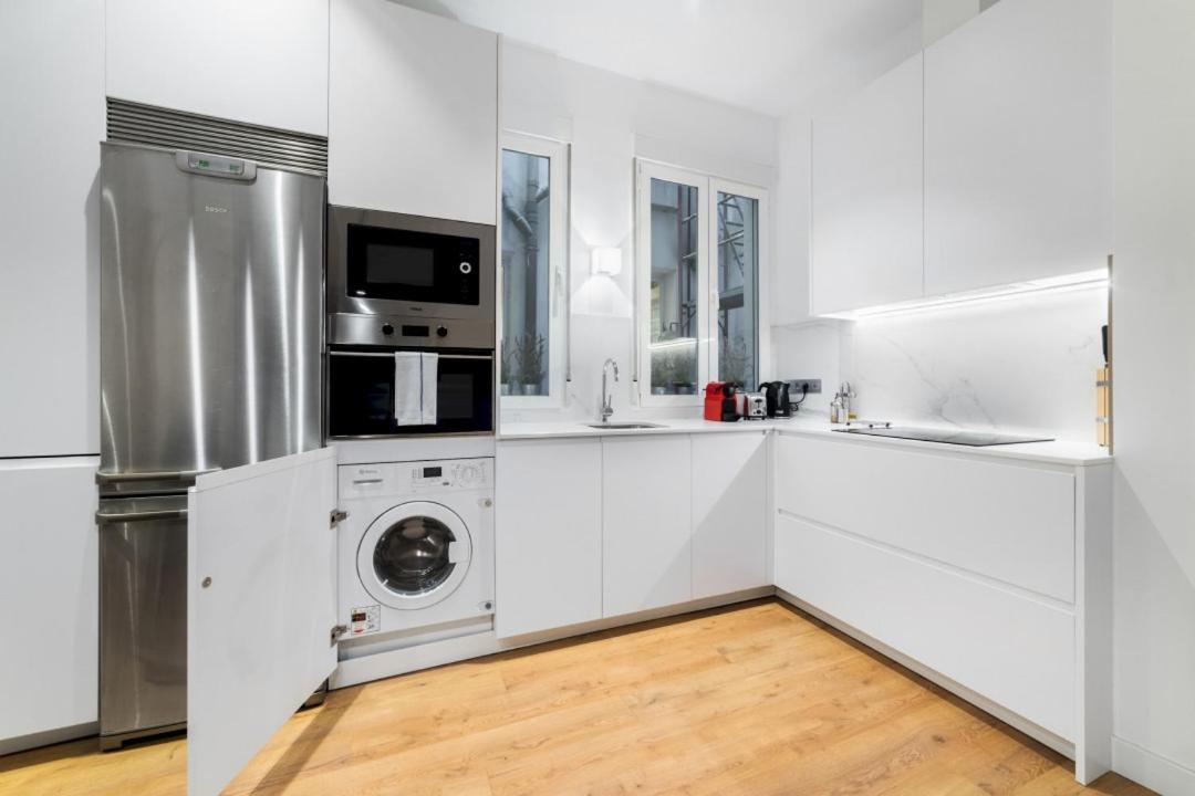 2 Bedrooms 1 Bathroom Furnished - Centro - Equipped & Stylish - Minty Stay Madrid Exteriör bild
